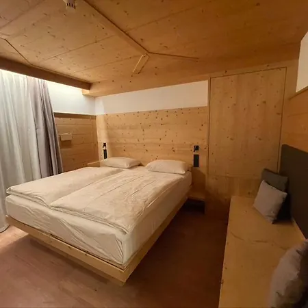 Des Alpes Hotel